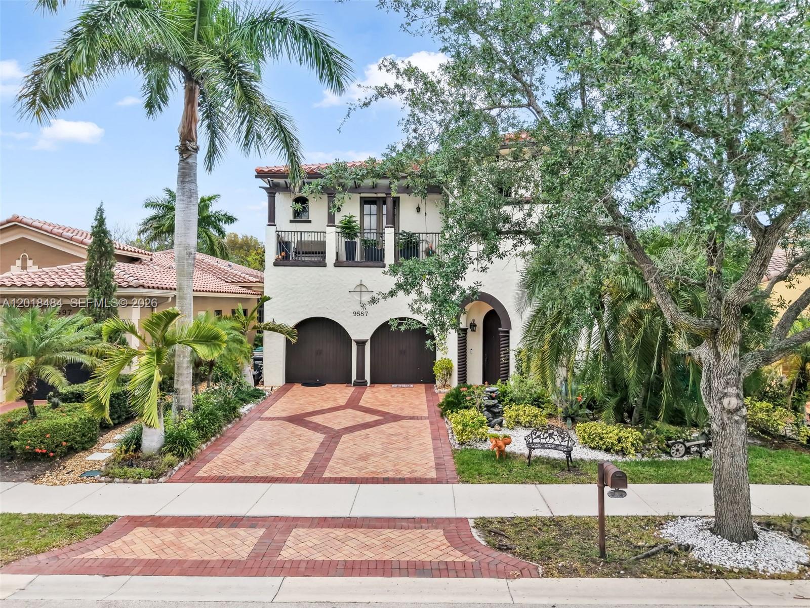 PARKLAND GOLF AND COUNTRY - Residential