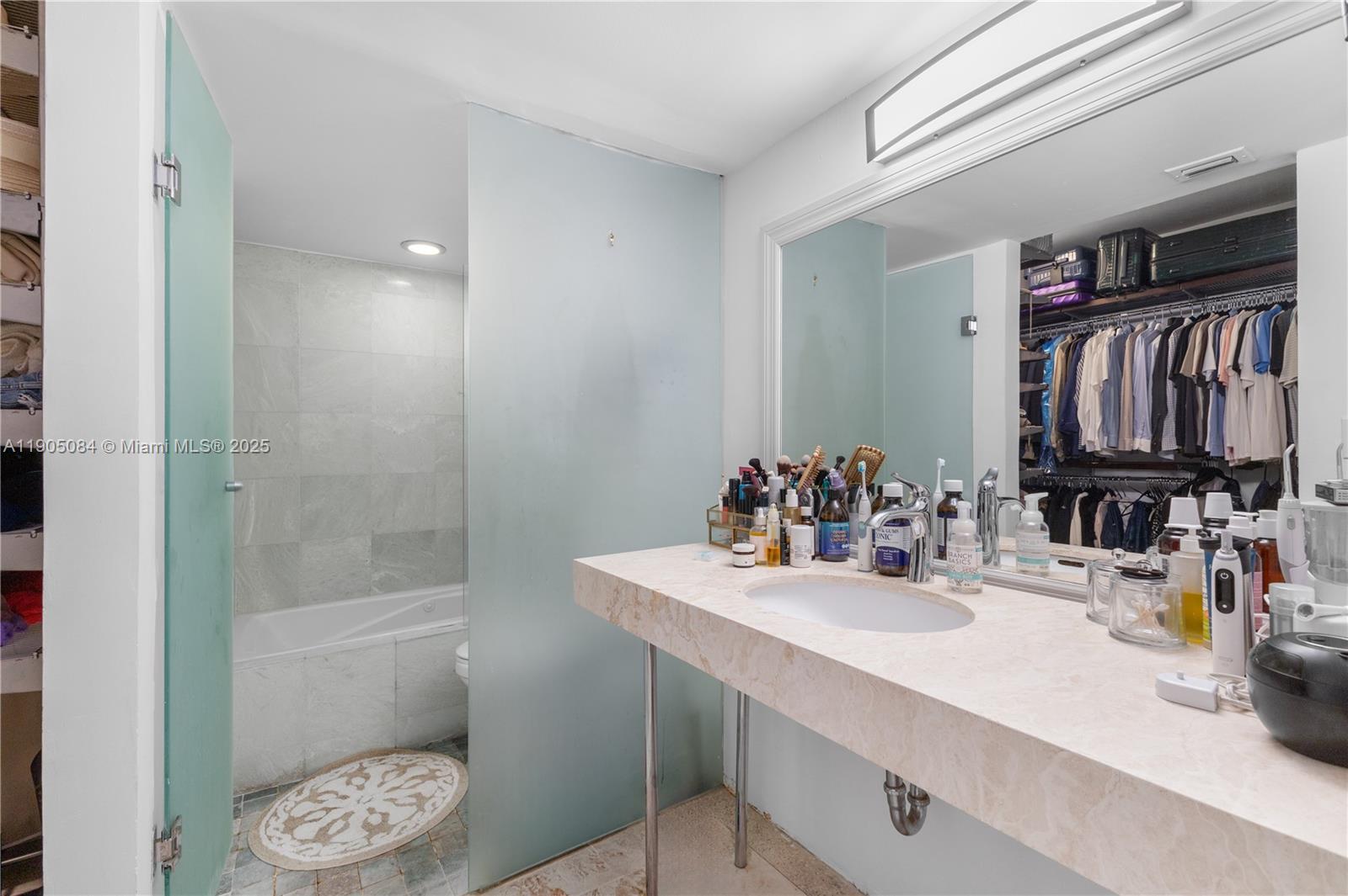 LINCOLN SUB - Residential Lease