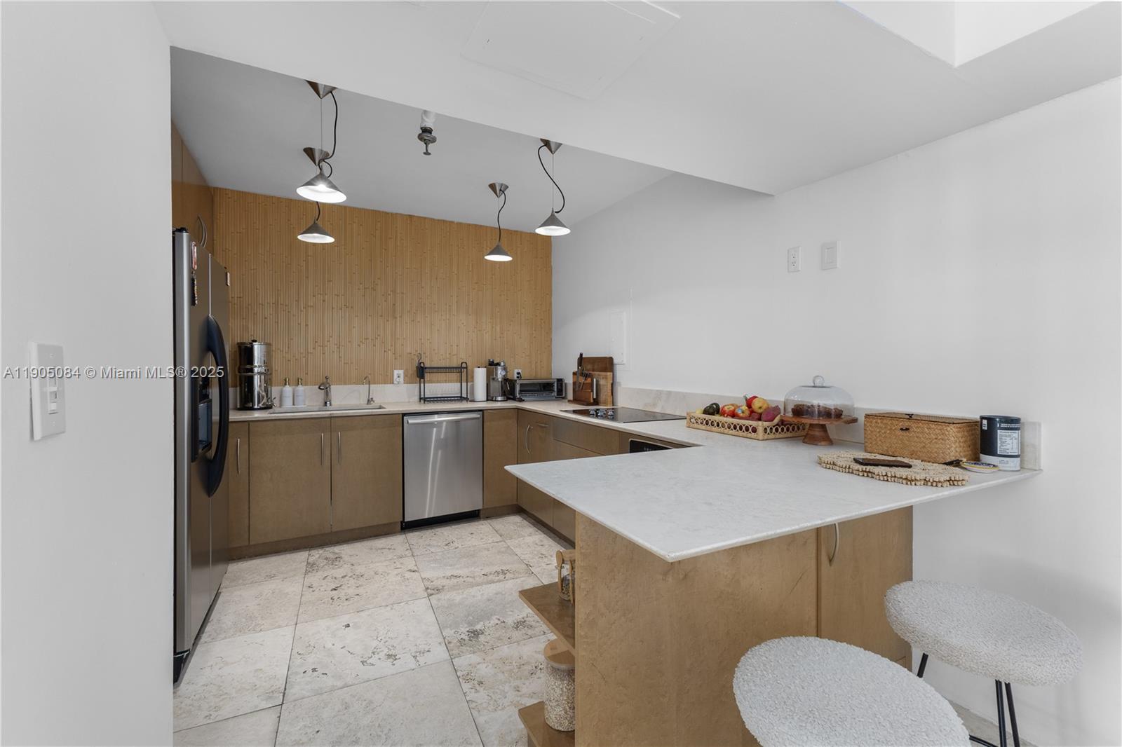 LINCOLN SUB - Residential Lease