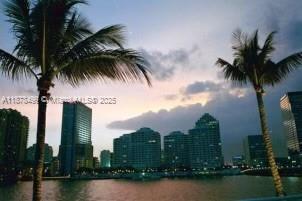 825 Brickell Bay Dr 2041