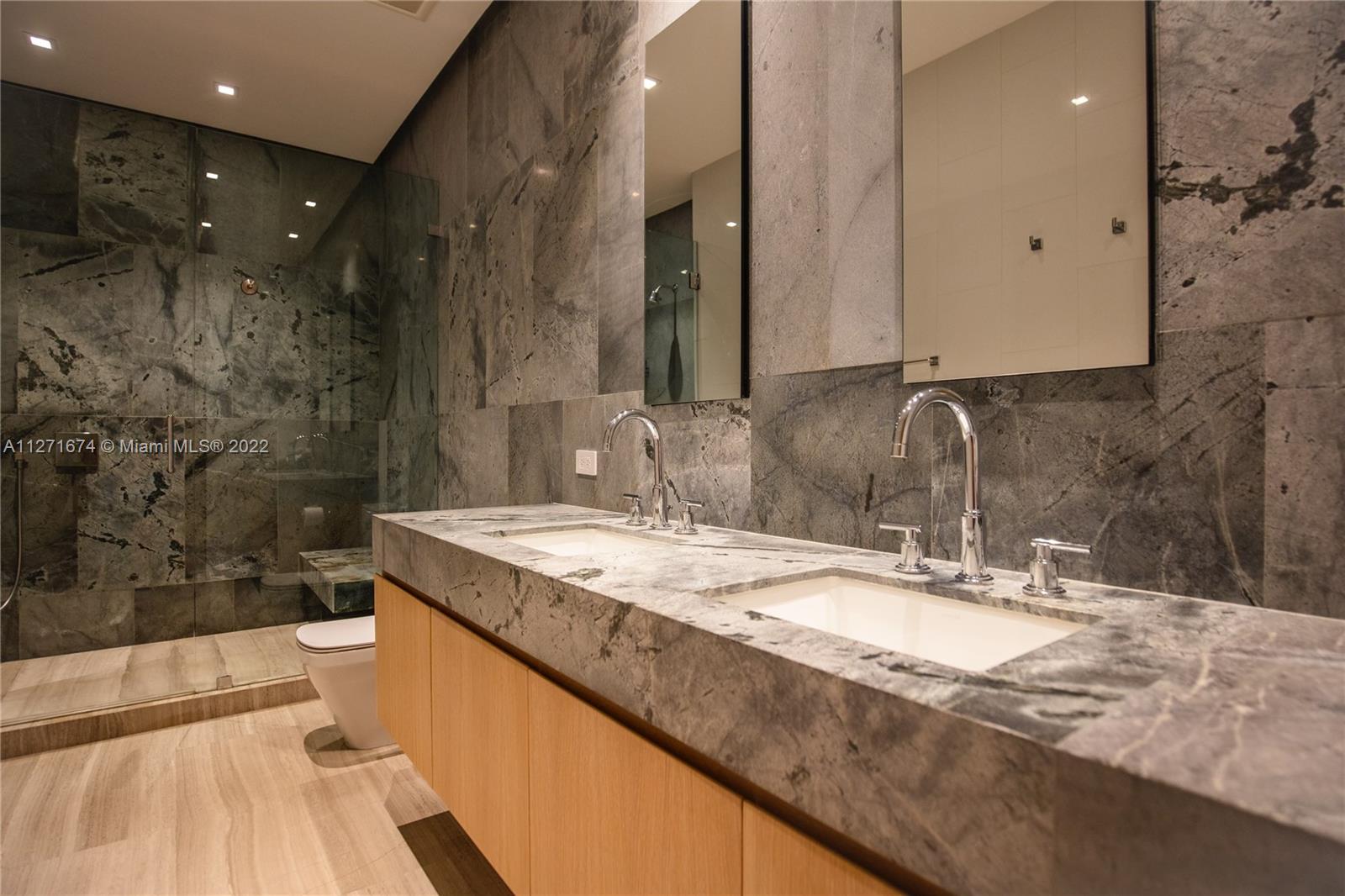 LA GORCE GOLF SUB - Residential