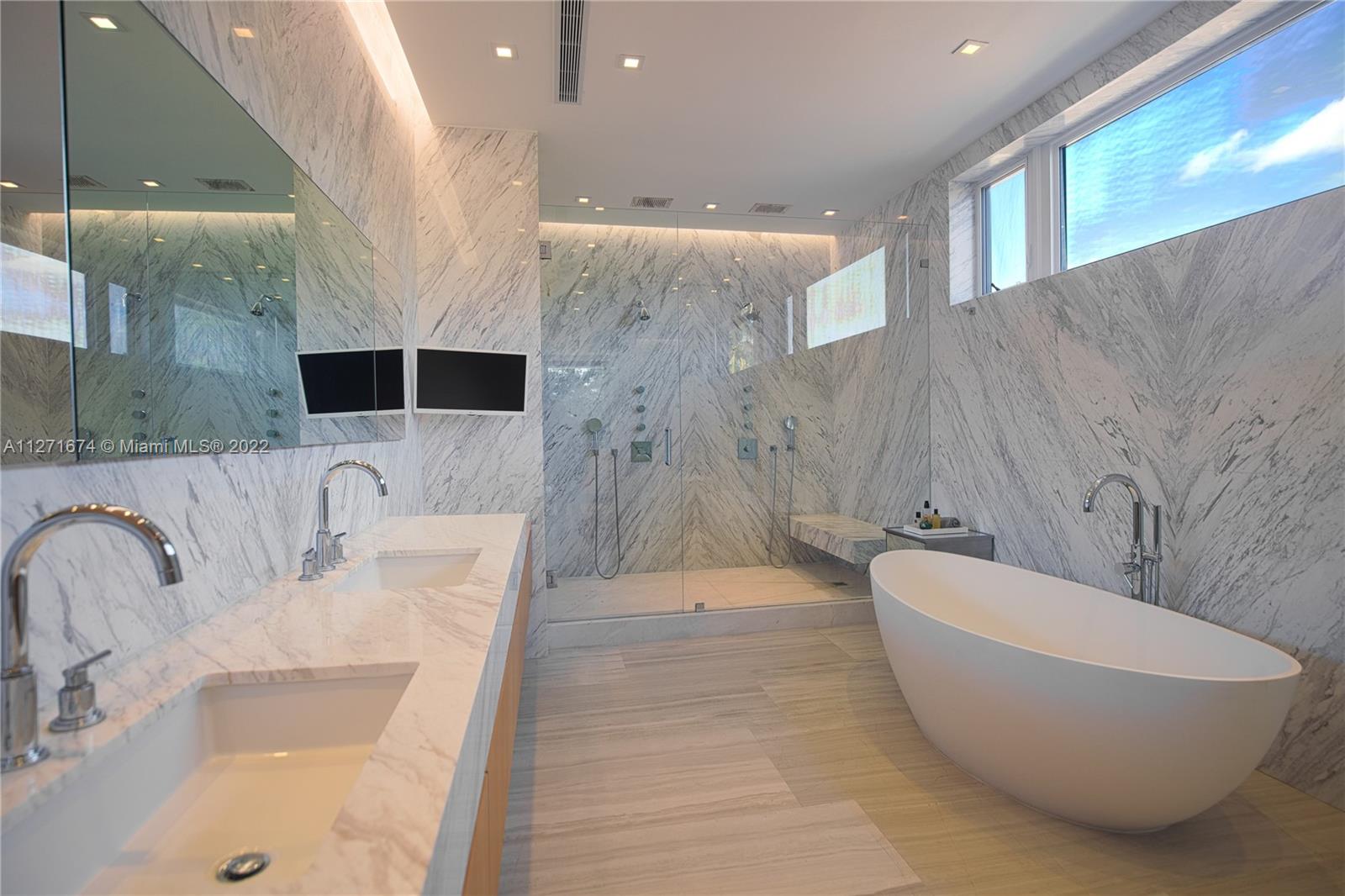 LA GORCE GOLF SUB - Residential