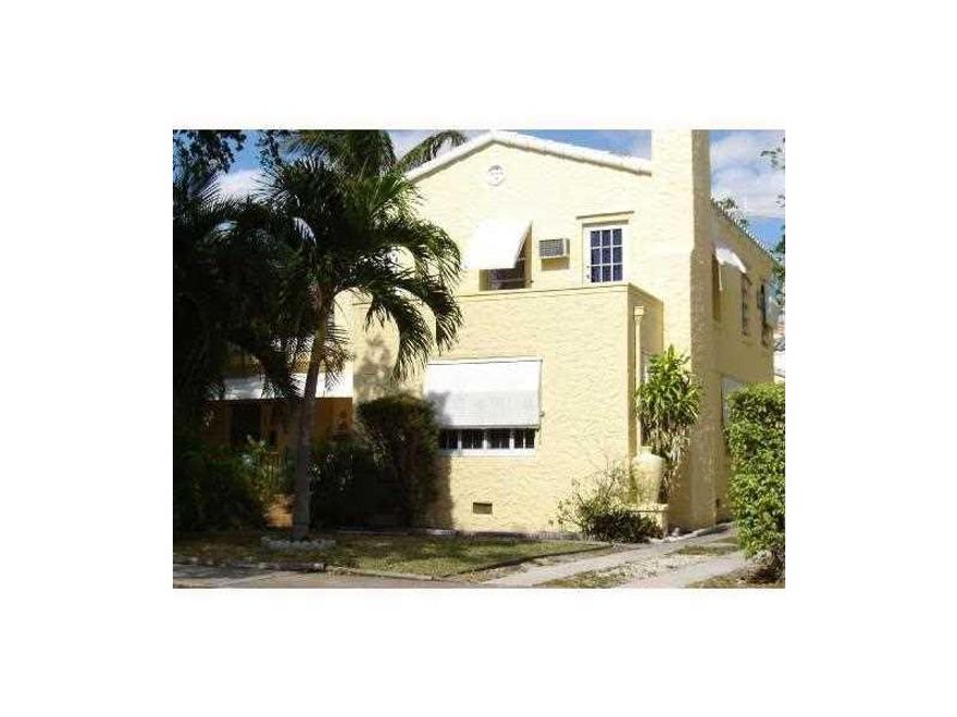 NICE STUDIO IN CENTRAL GABLES LOCATION. CORNER UNIT. QUIET BUILDING. CREDIT AND INCOME VERIFIED.Tenant can not use doorway to roof top. EASY TO SHOW.