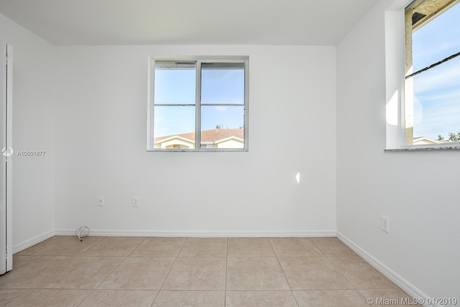 THE OAKS IN NORTH MIAMI C - Residential Lease