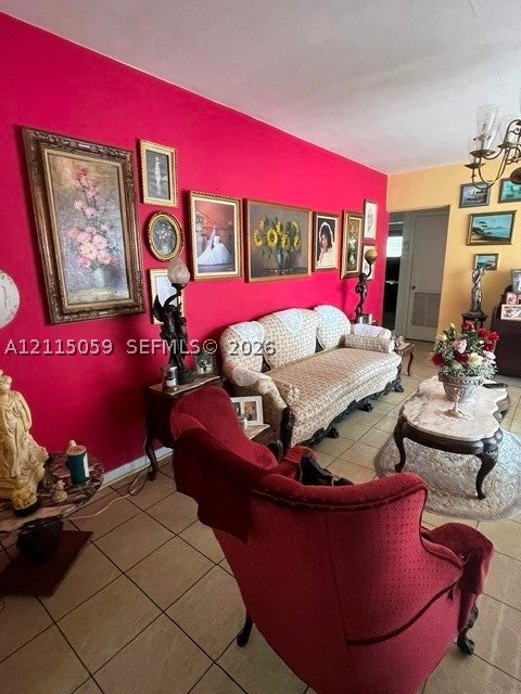 275 W 61st St, Hialeah FL 33012