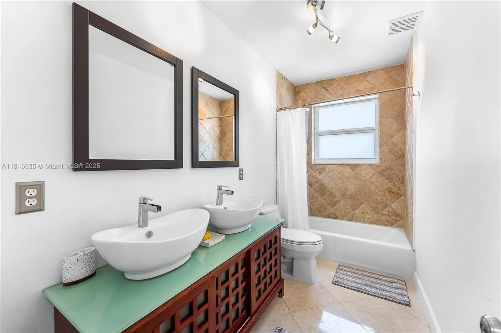 Hallandale Beach, Florida 33009, United States, 3 Bedrooms Bedrooms, ,3 BathroomsBathrooms,Residential,Active,177961