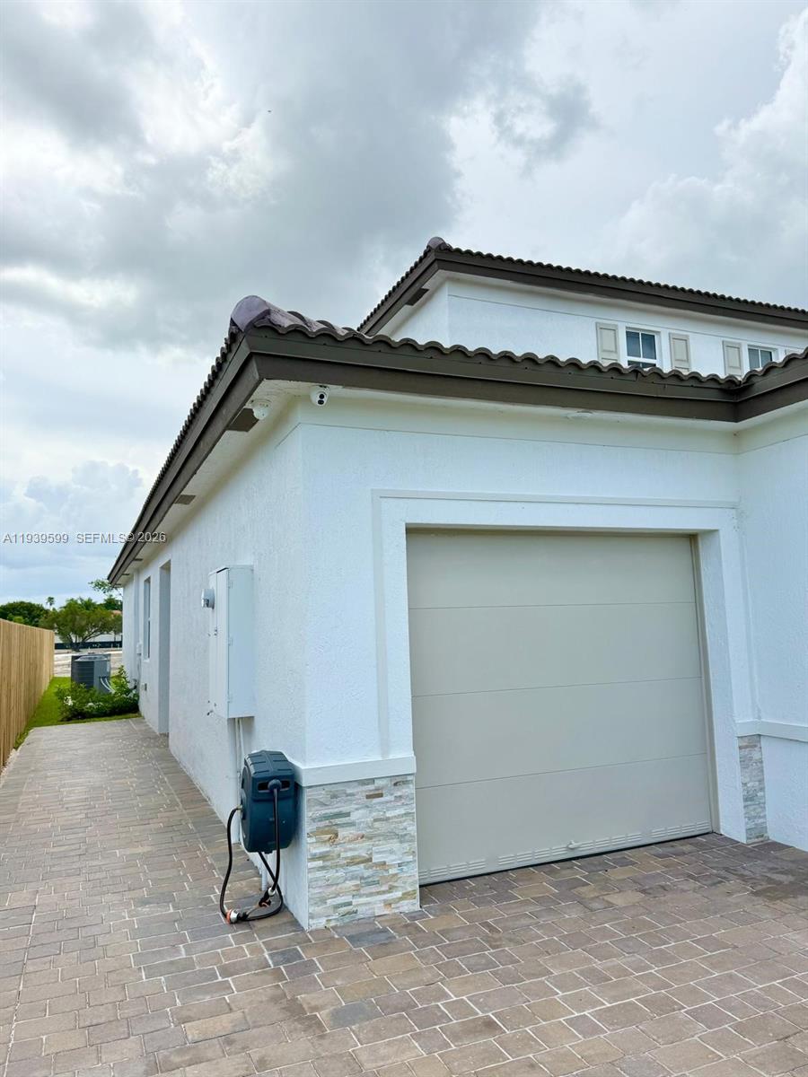 KEYS GATE - Residential Lease
