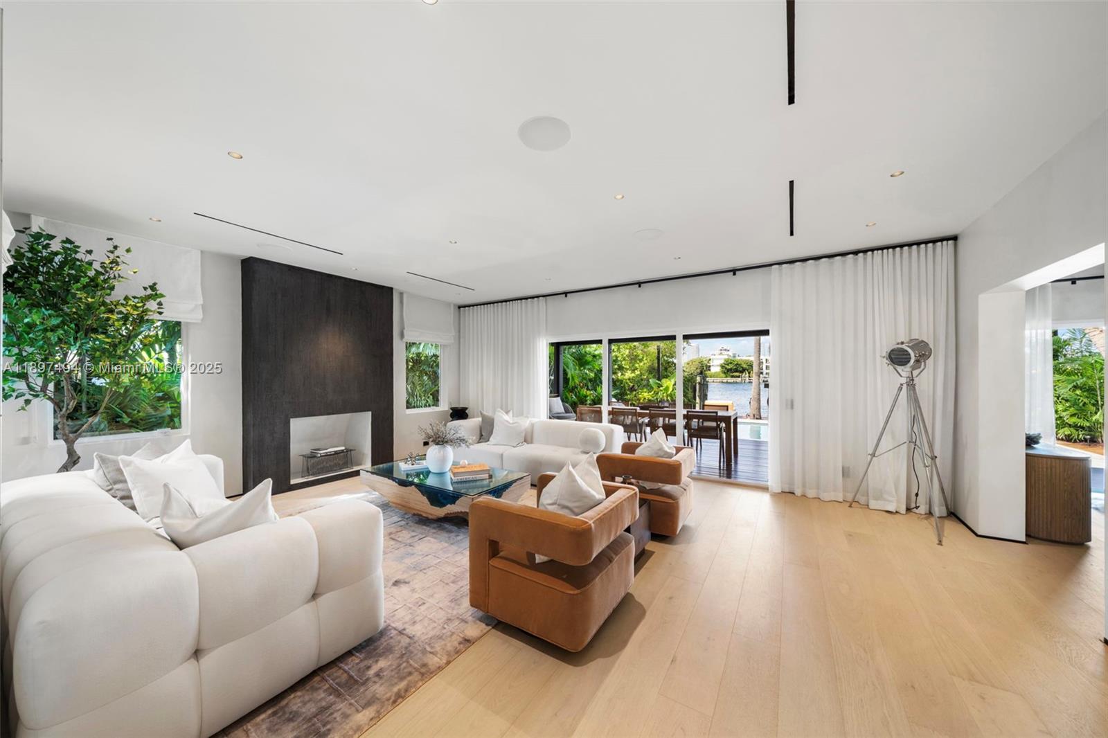 SAN MARINO ISLAND - Residential