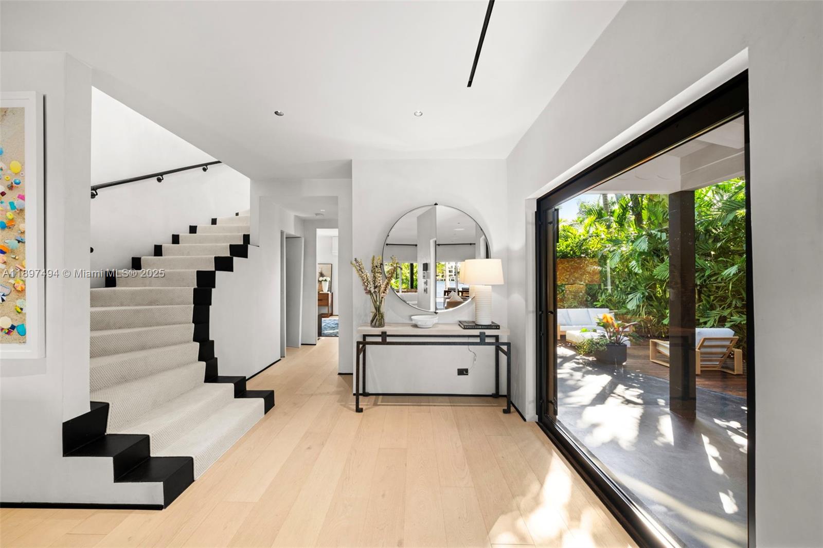 SAN MARINO ISLAND - Residential