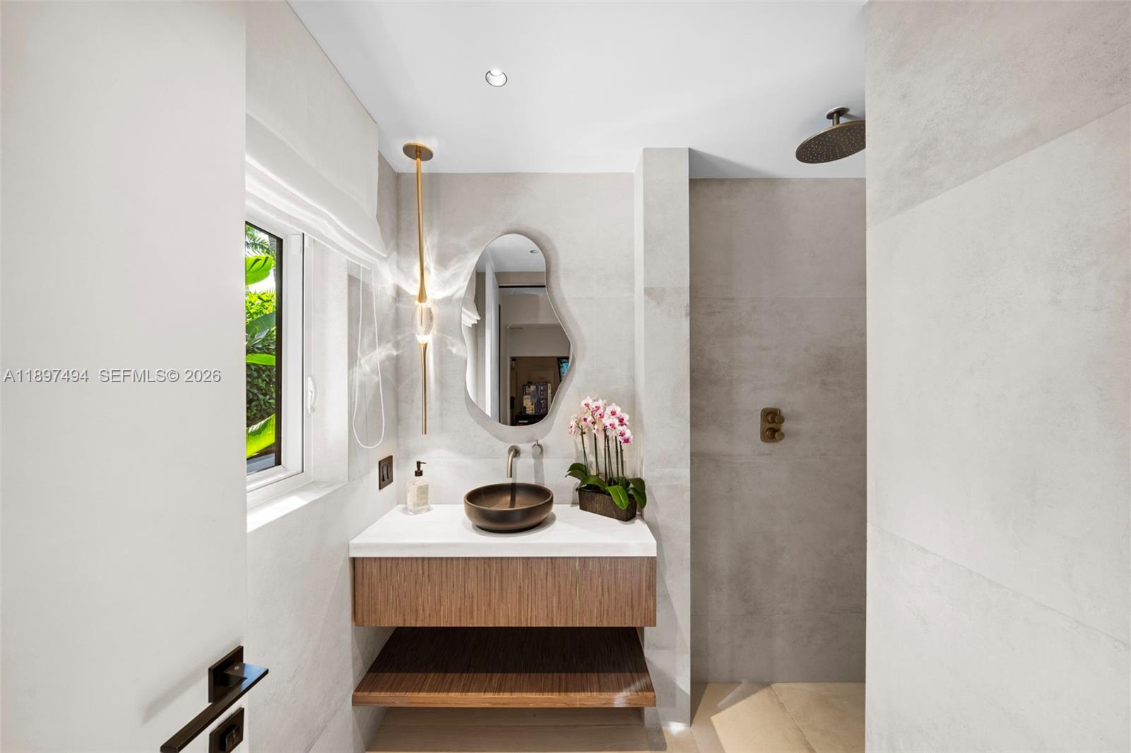 SAN MARINO ISLAND - Residential