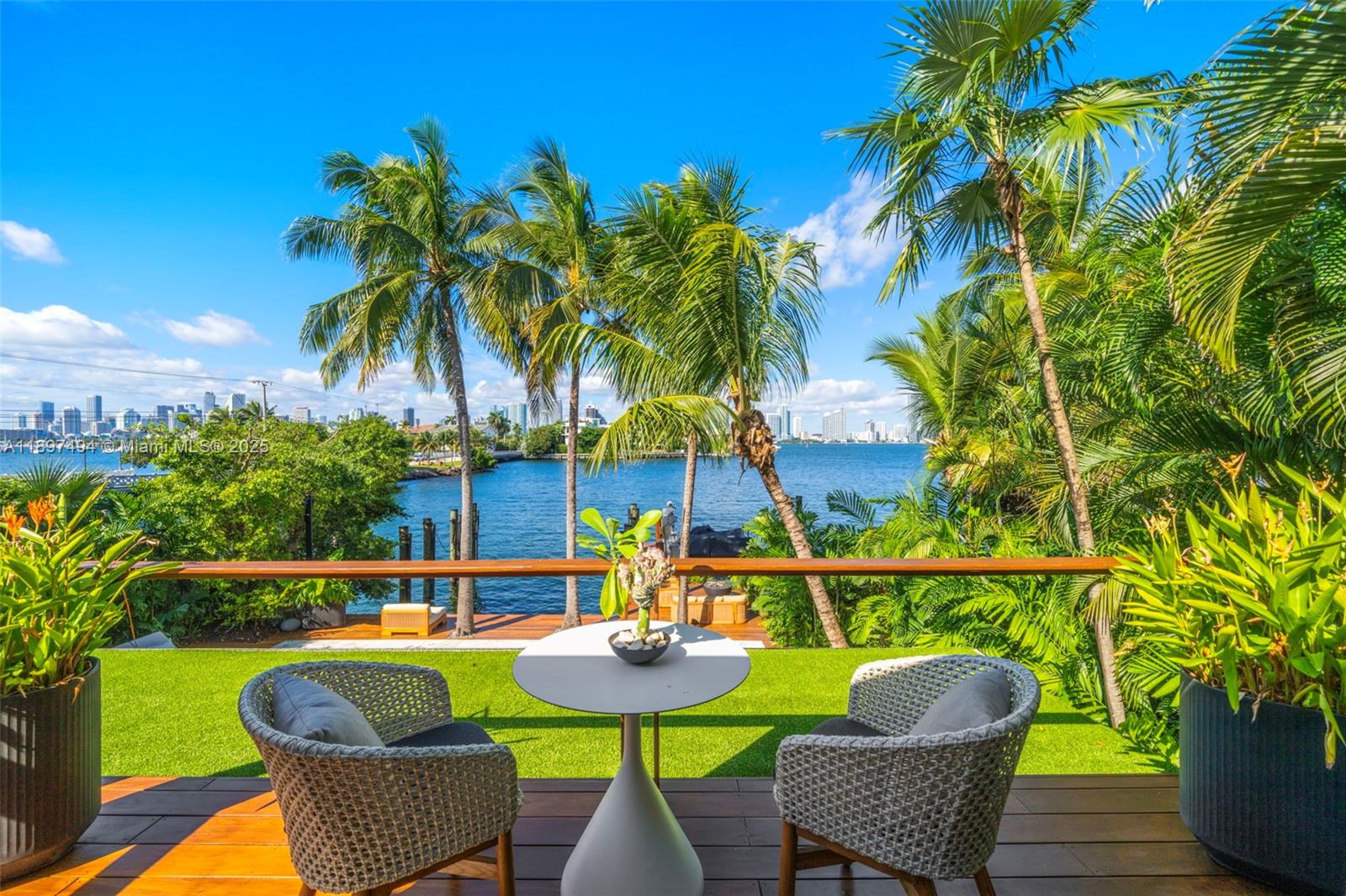 SAN MARINO ISLAND - Residential