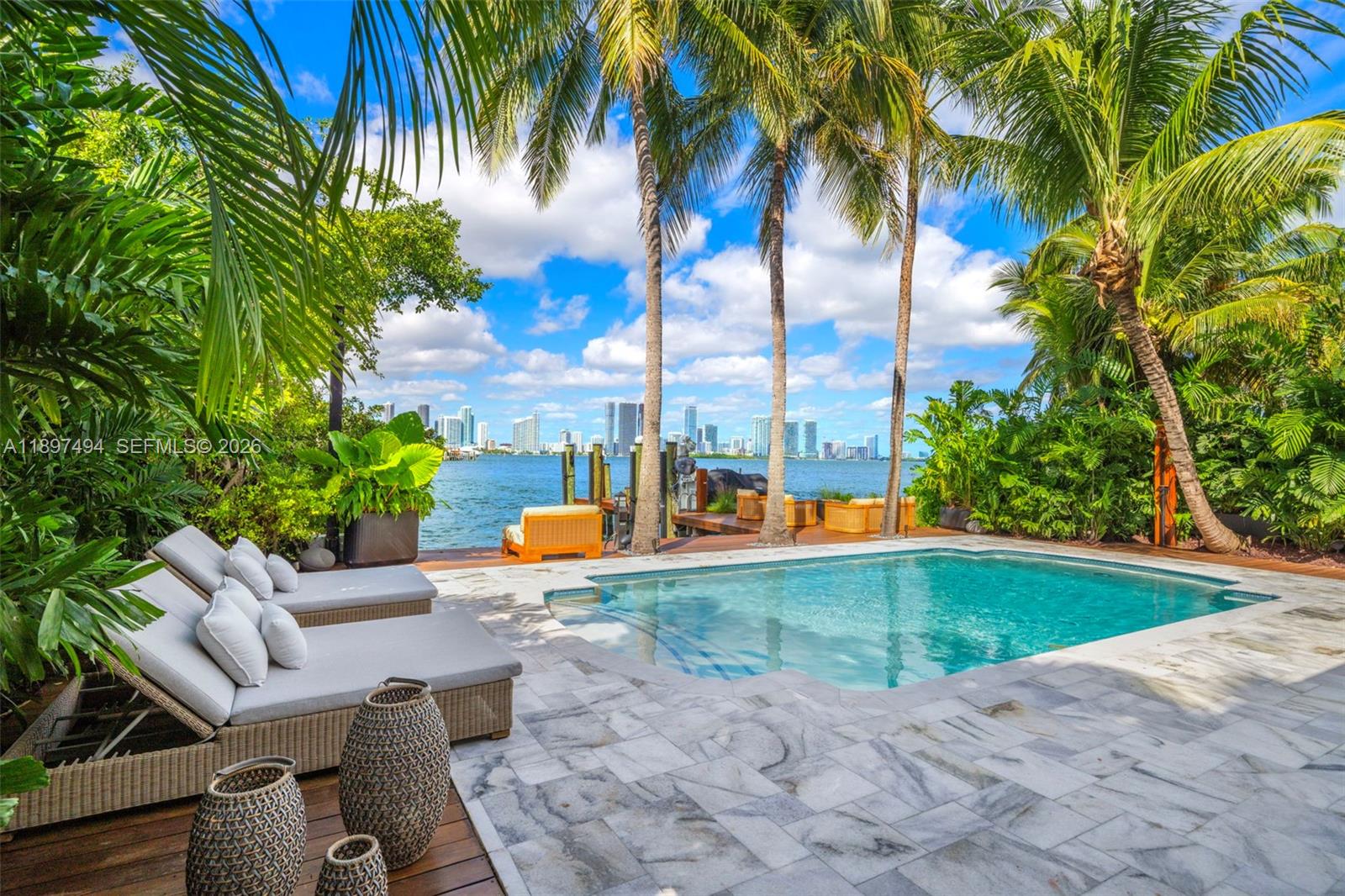 SAN MARINO ISLAND - Residential