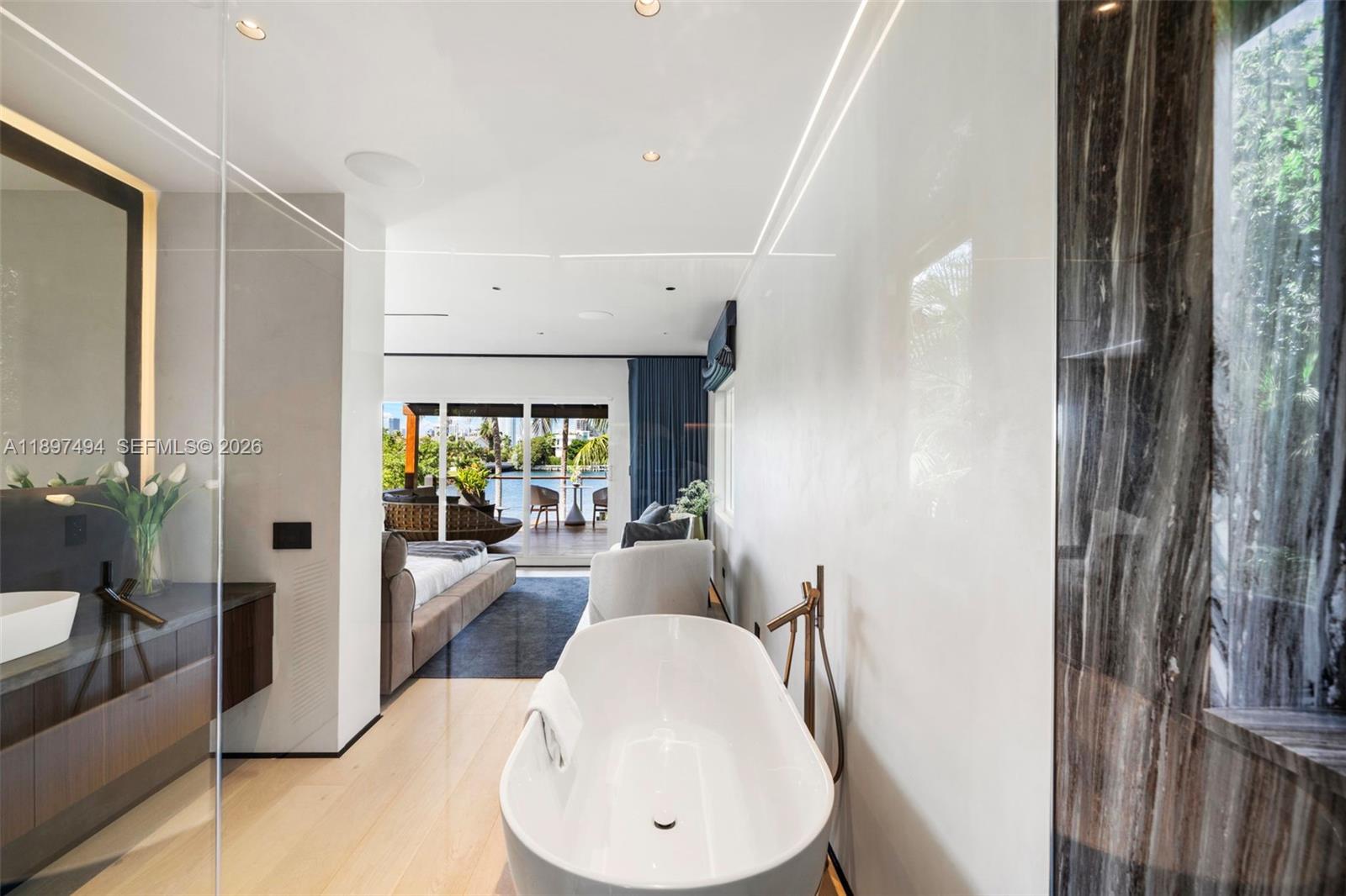 SAN MARINO ISLAND - Residential