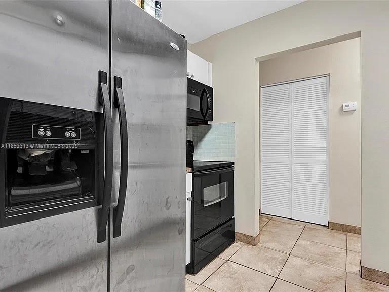 TOWN OF MODELO (DANIA) B- - Residential Lease