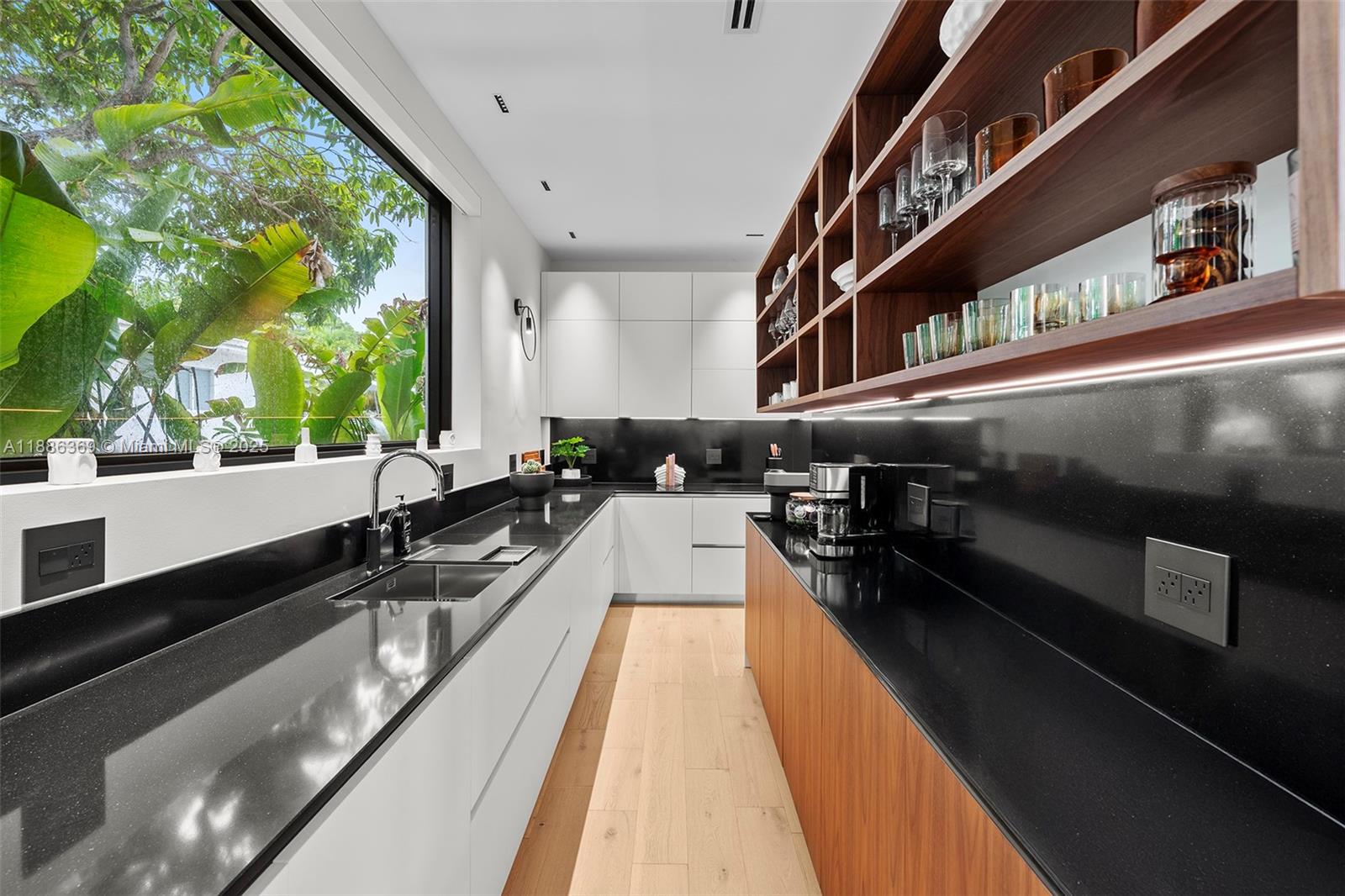 LAS OLAS BY THE SEA EXT - Residential Lease