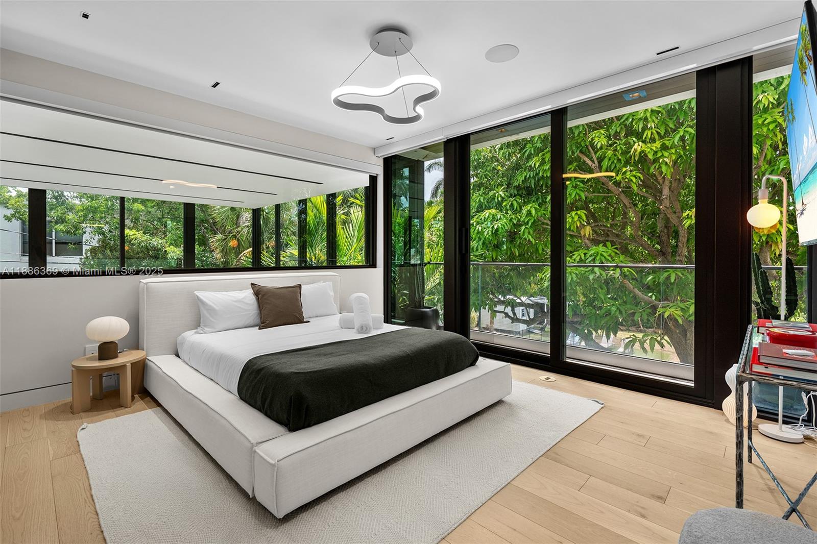 LAS OLAS BY THE SEA EXT - Residential Lease