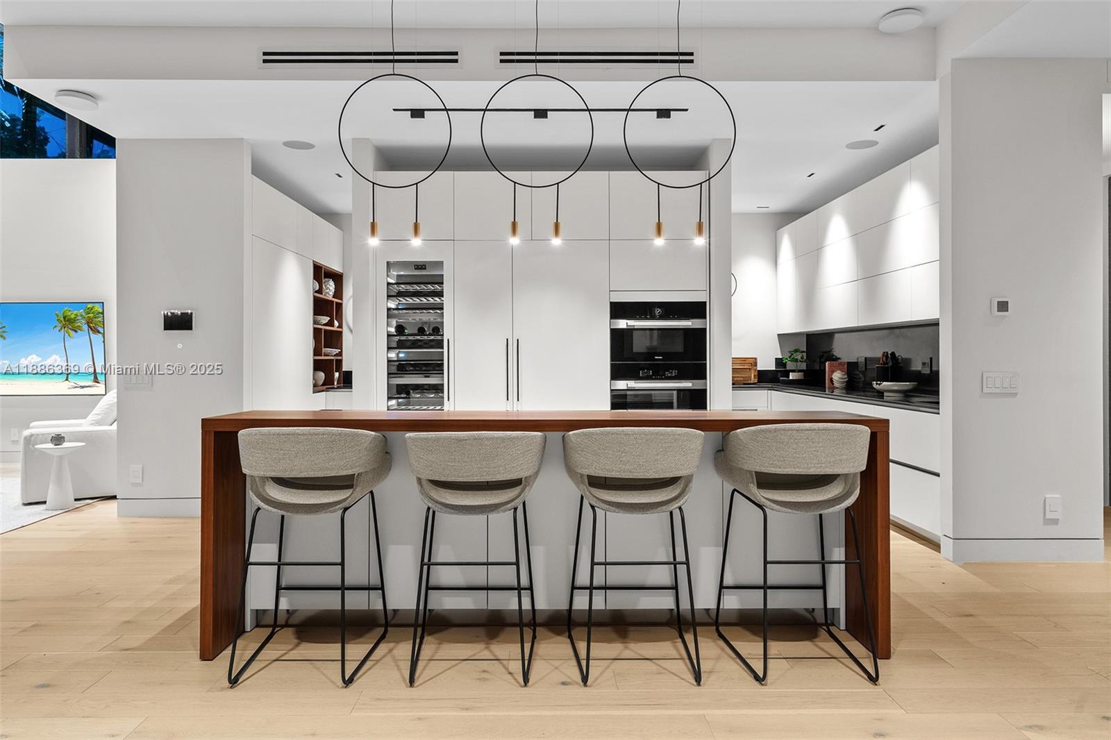 LAS OLAS BY THE SEA EXT - Residential Lease