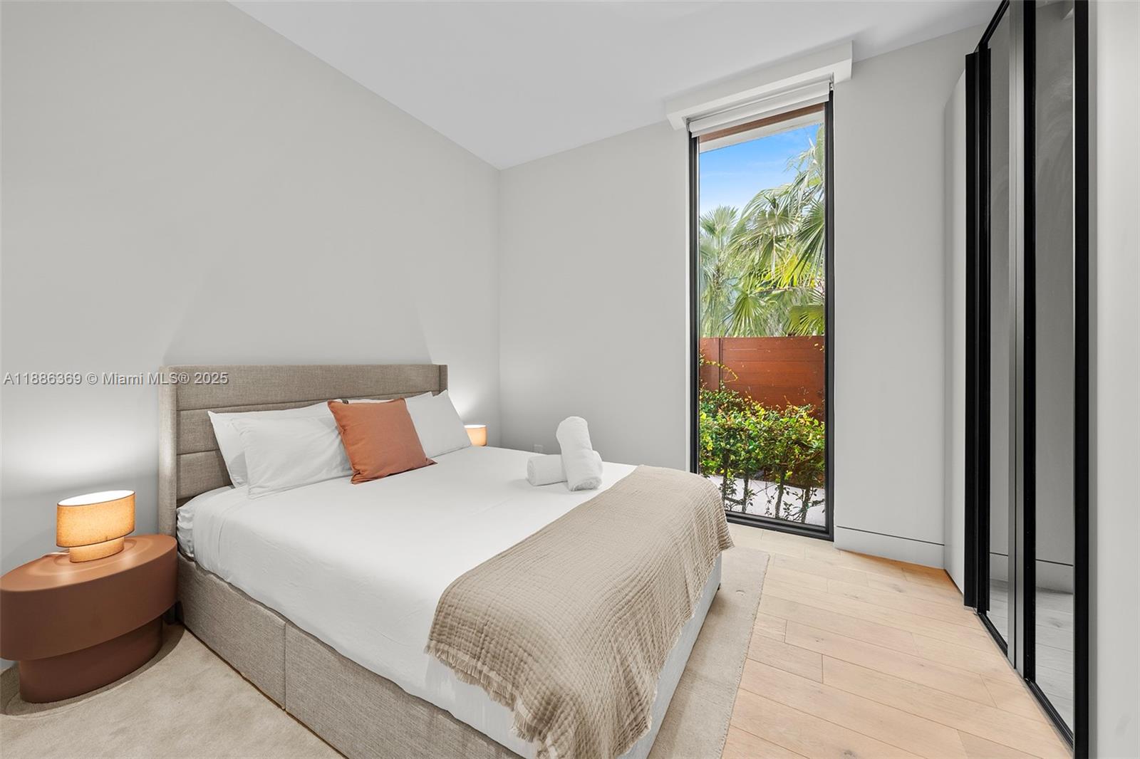 LAS OLAS BY THE SEA EXT - Residential Lease