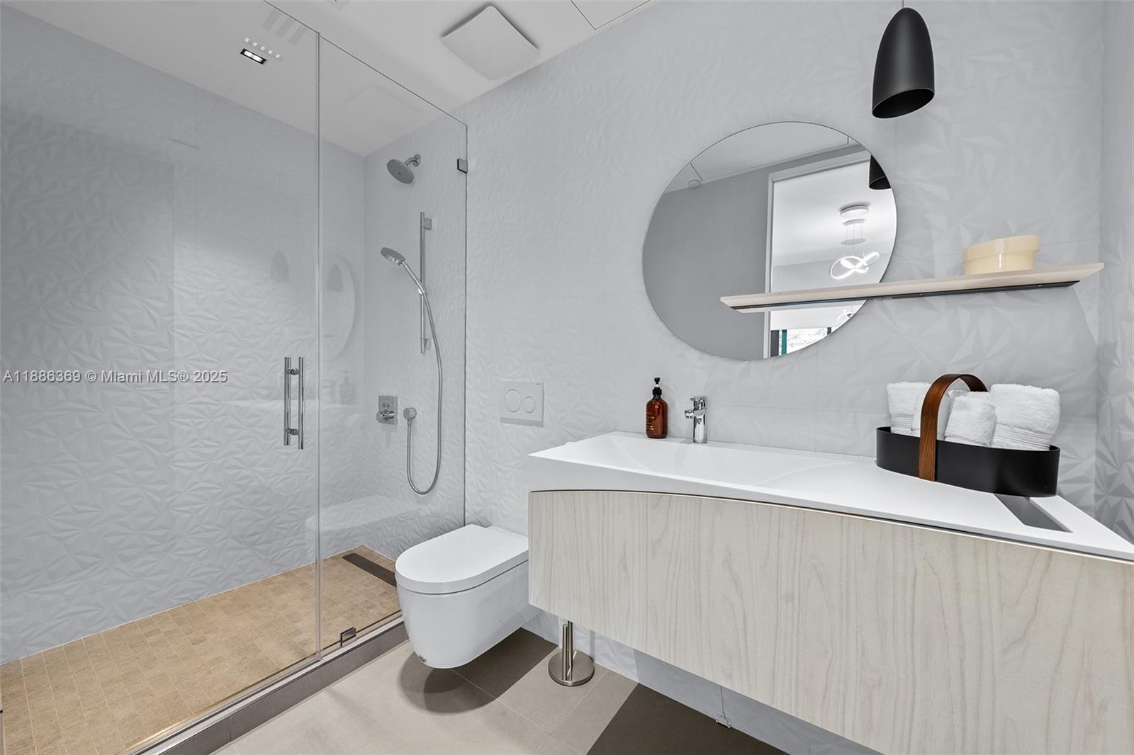 LAS OLAS BY THE SEA EXT - Residential Lease