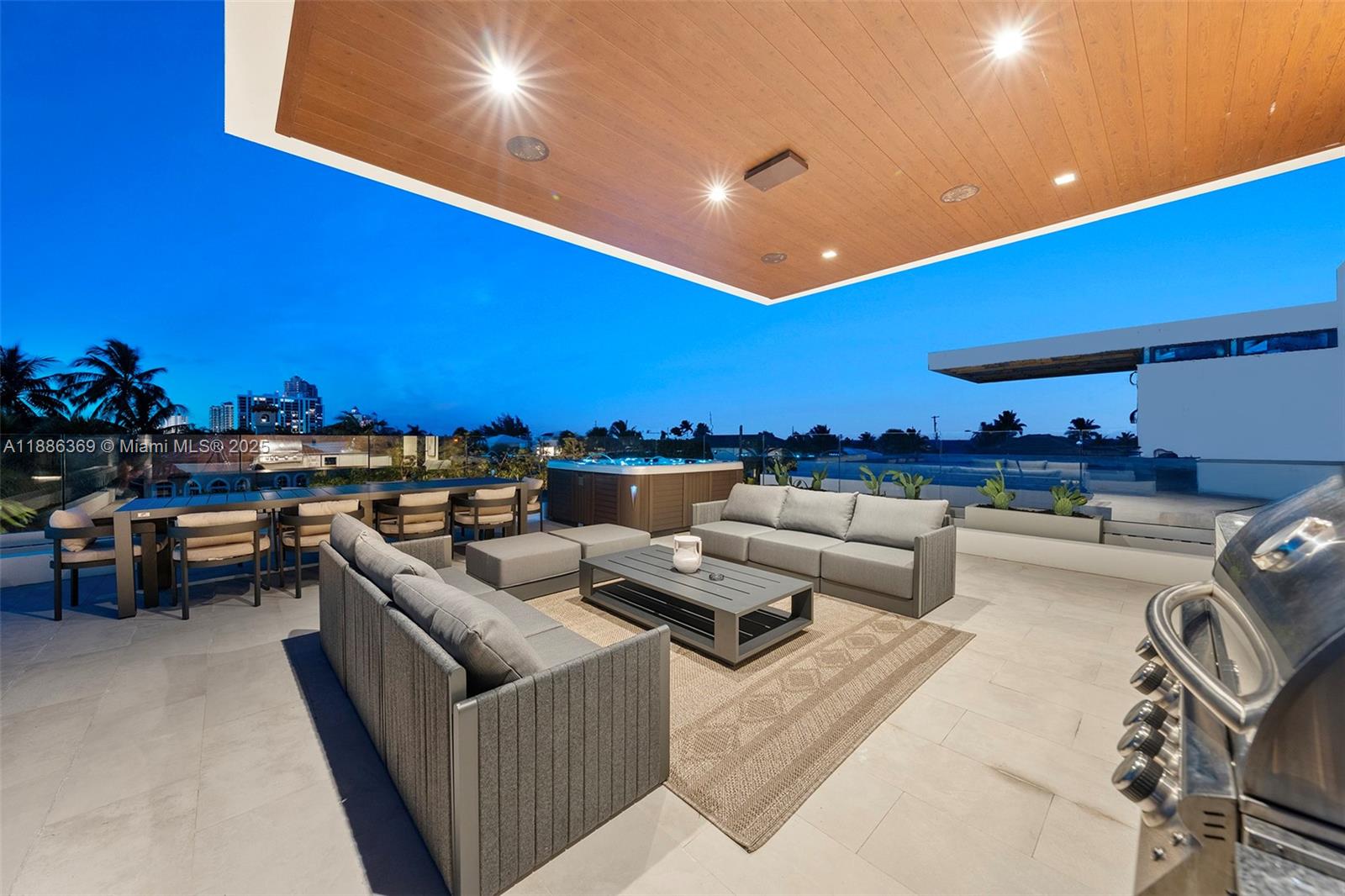 LAS OLAS BY THE SEA EXT - Residential Lease