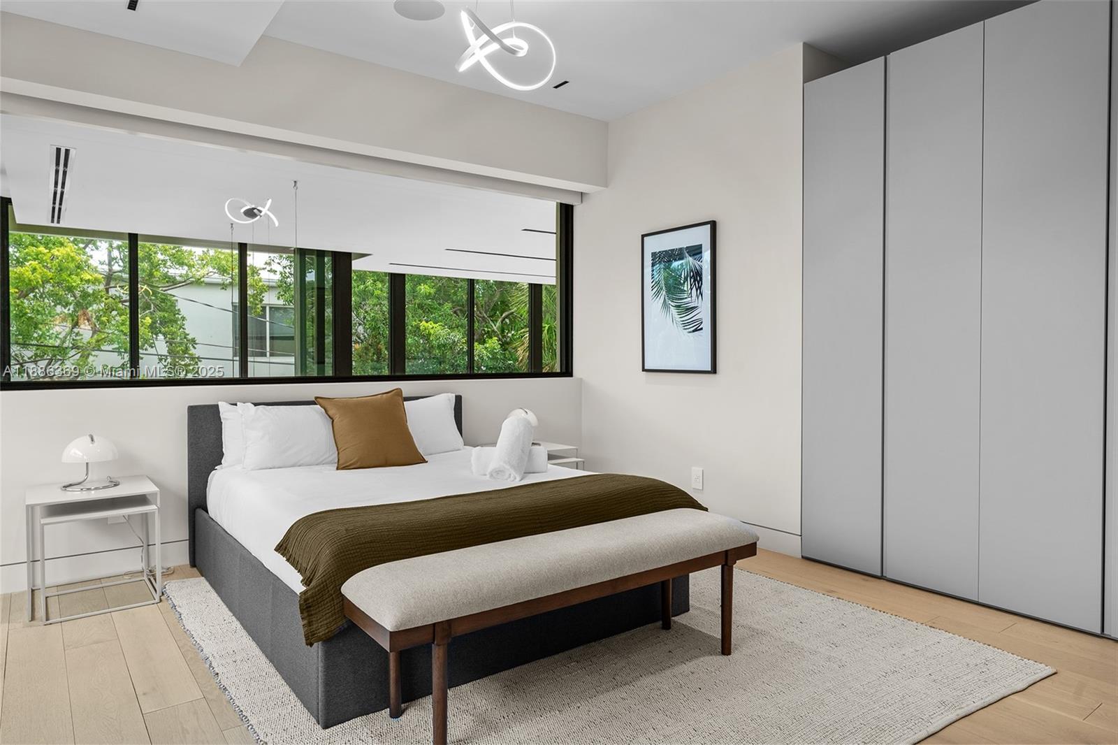 LAS OLAS BY THE SEA EXT - Residential Lease