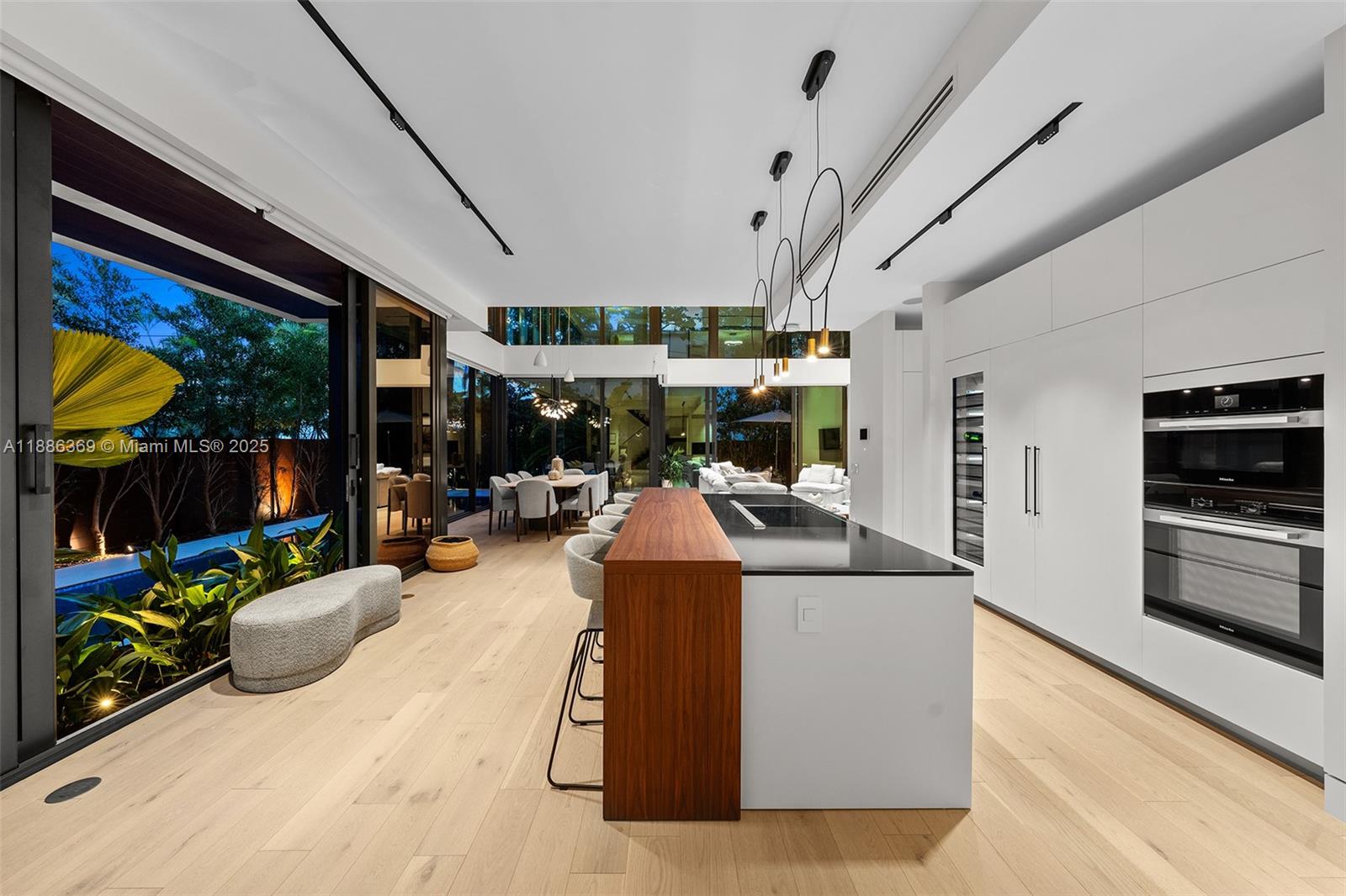 LAS OLAS BY THE SEA EXT - Residential Lease