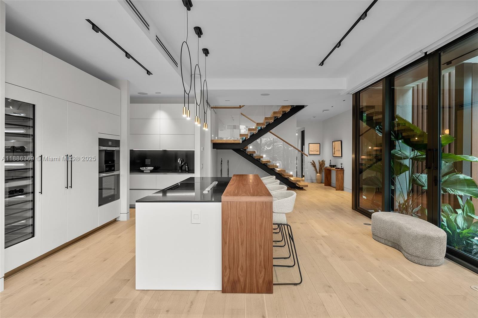 LAS OLAS BY THE SEA EXT - Residential Lease