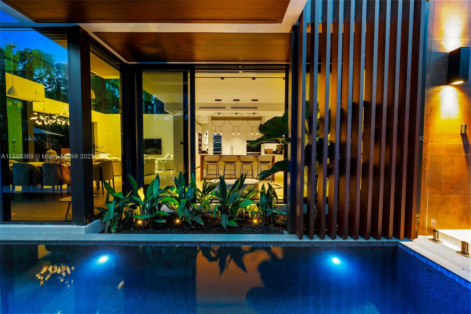 LAS OLAS BY THE SEA EXT - Residential Lease