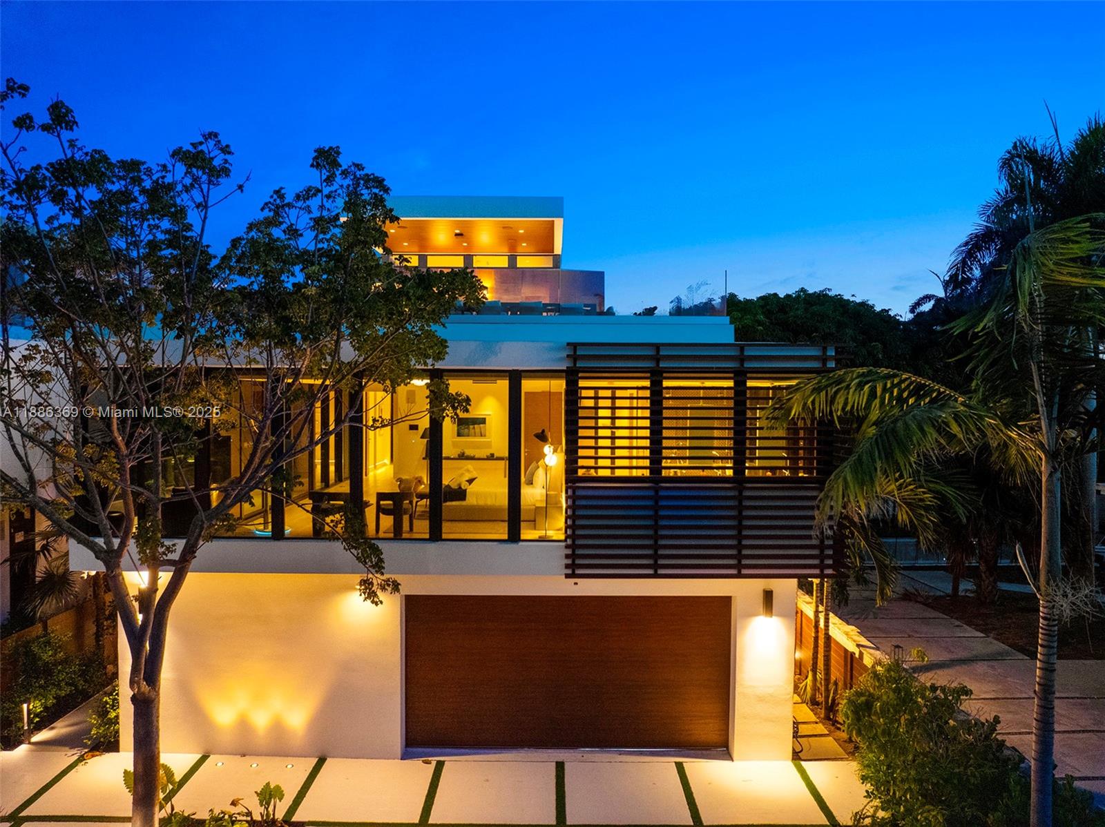 LAS OLAS BY THE SEA EXT - Residential Lease