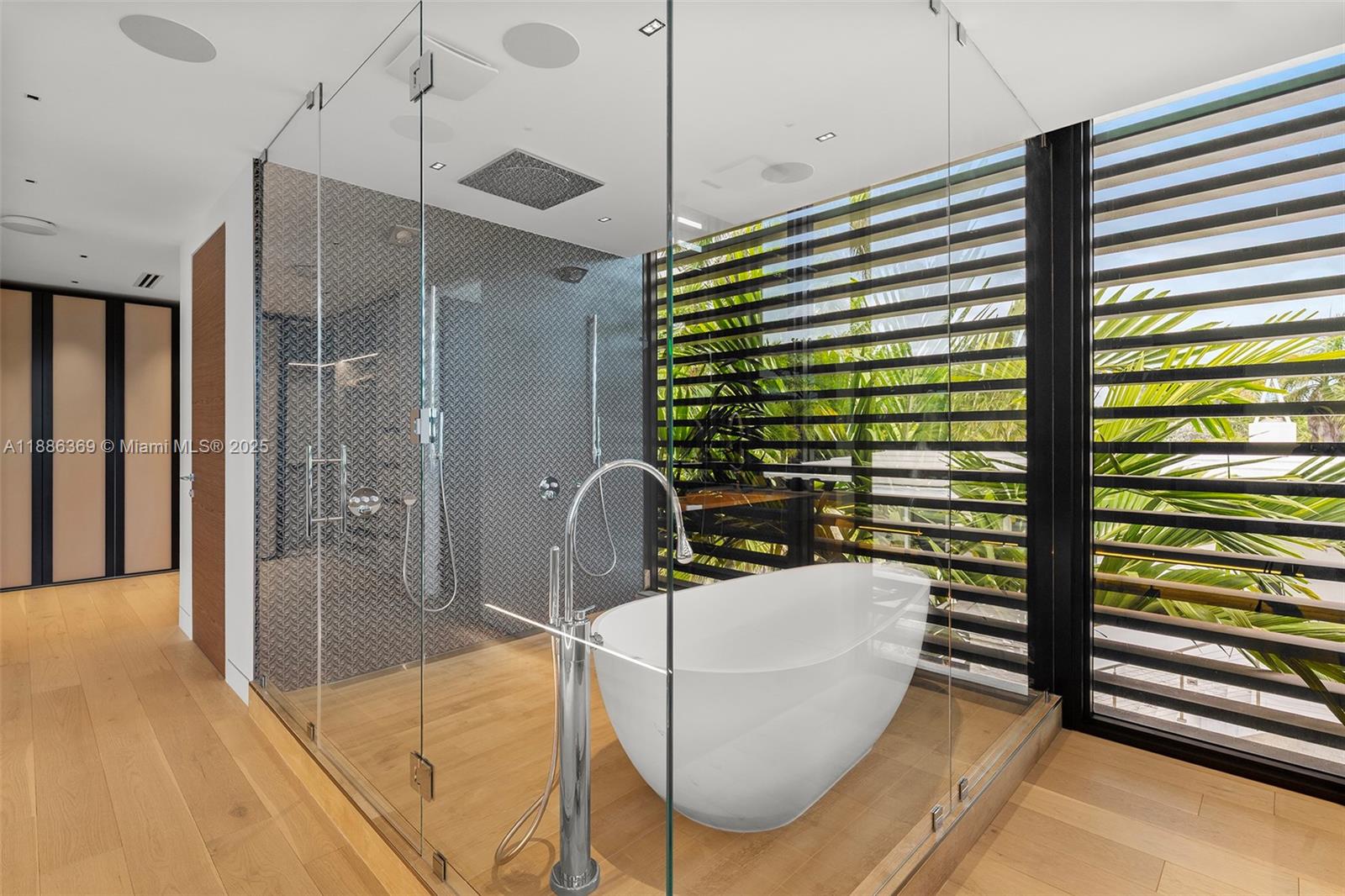 LAS OLAS BY THE SEA EXT - Residential Lease