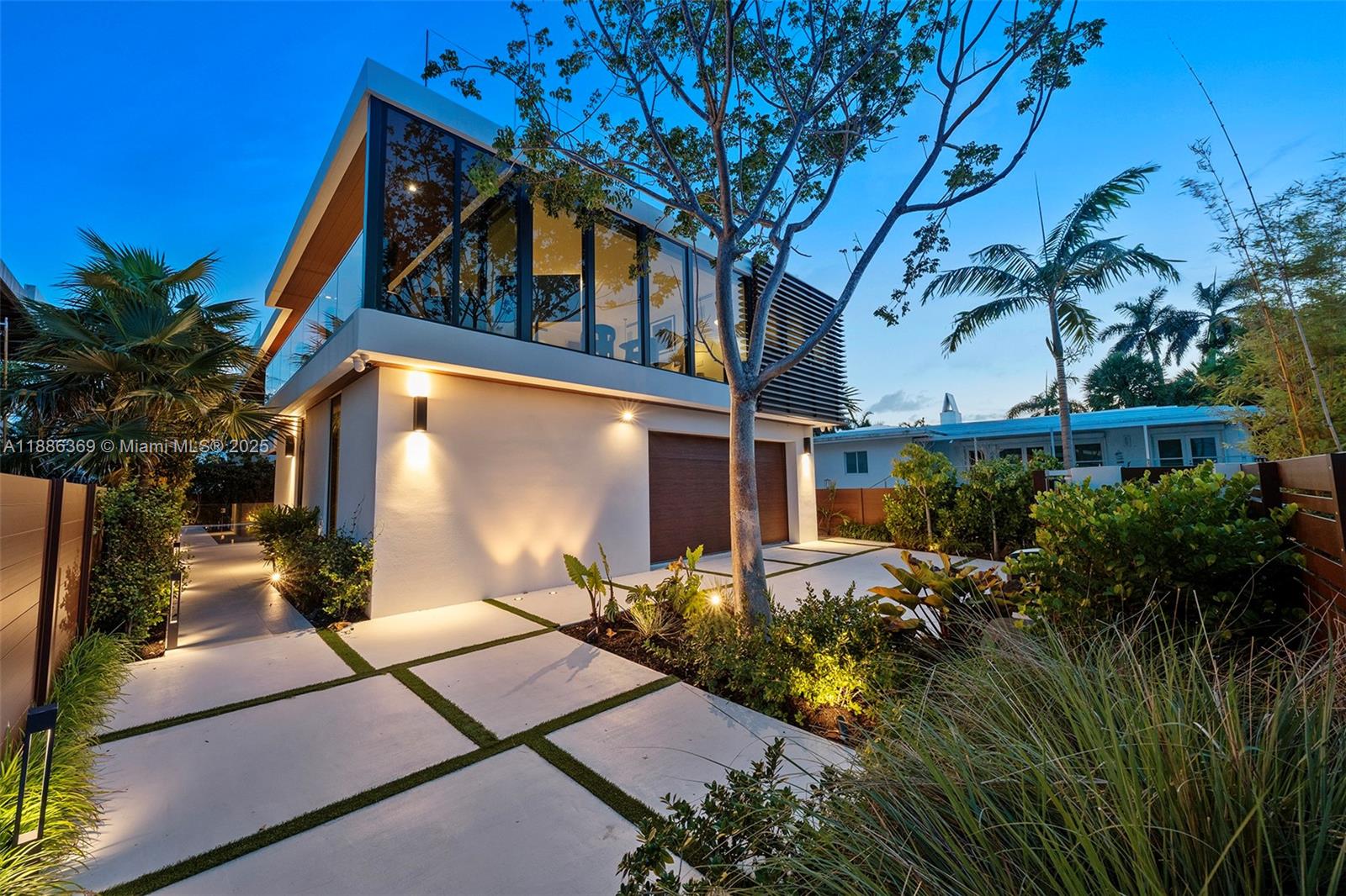 LAS OLAS BY THE SEA EXT - Residential Lease