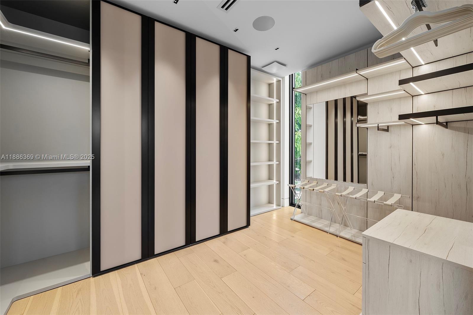 LAS OLAS BY THE SEA EXT - Residential Lease