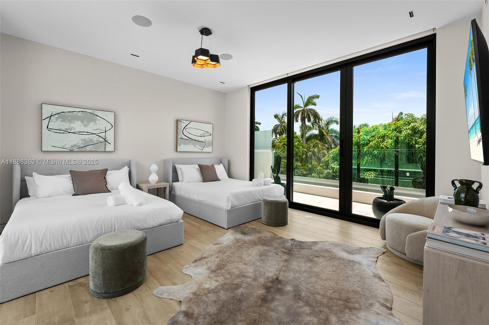 LAS OLAS BY THE SEA EXT - Residential Lease