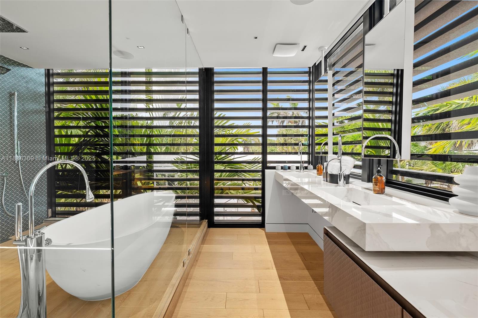 LAS OLAS BY THE SEA EXT - Residential Lease