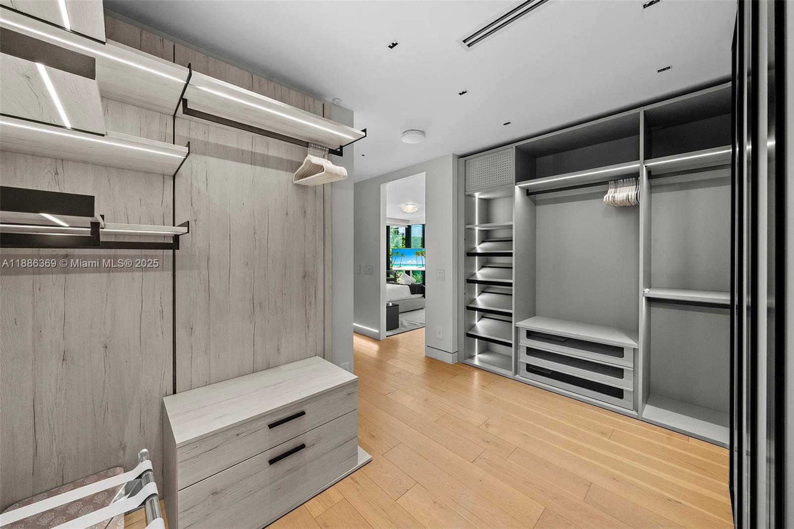 LAS OLAS BY THE SEA EXT - Residential Lease