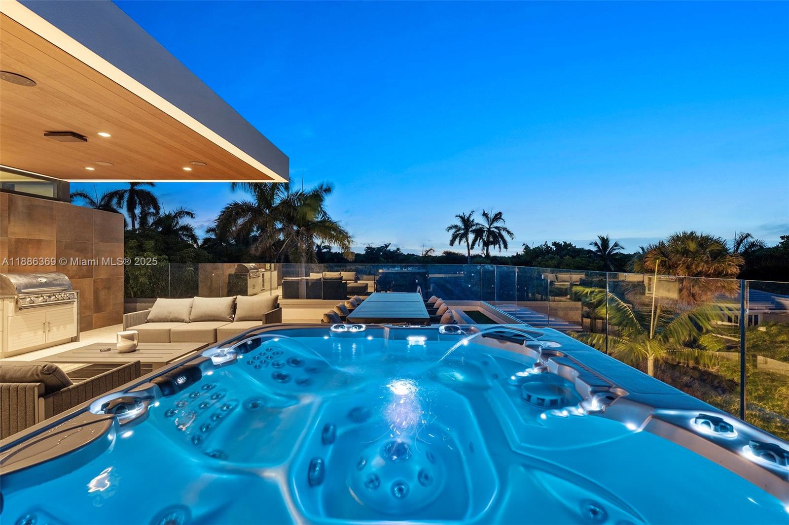 LAS OLAS BY THE SEA EXT - Residential Lease