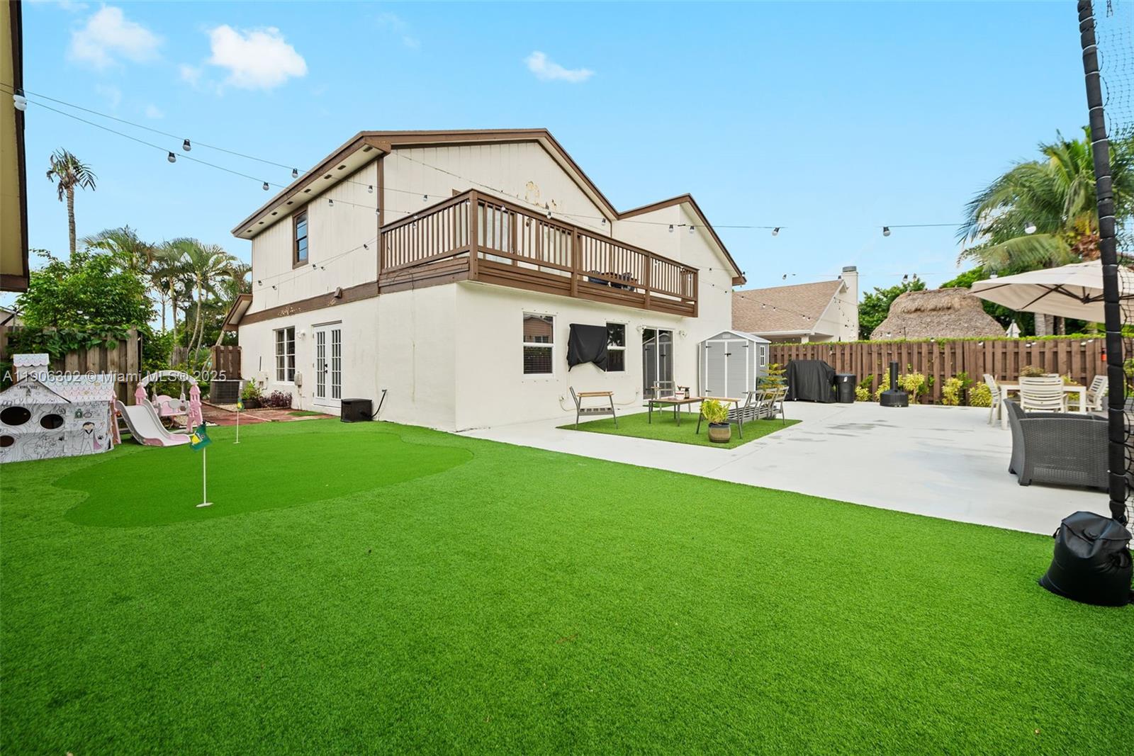 LAKES OF THE MEADOW PATIO - Residential