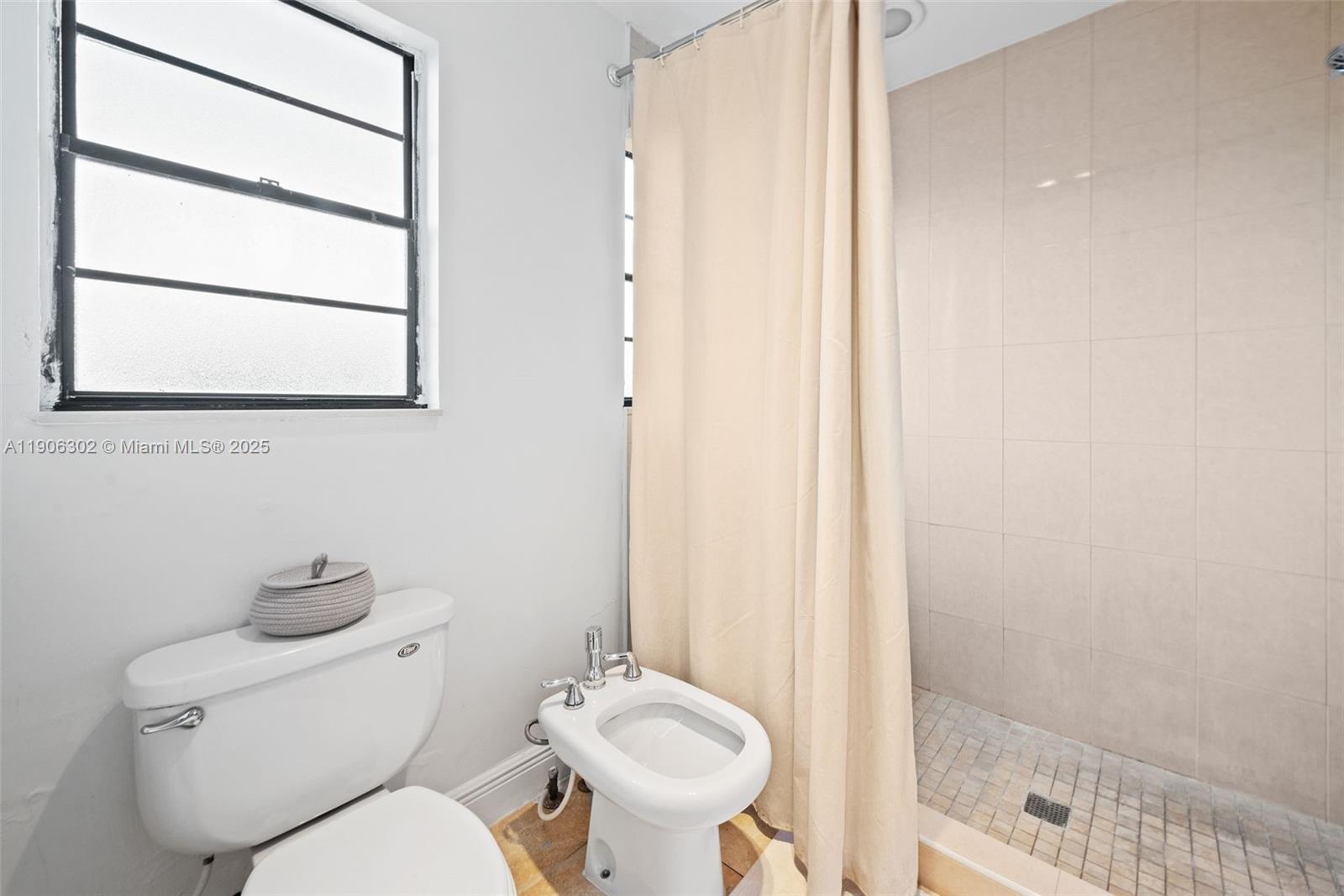 LAKES OF THE MEADOW PATIO - Residential