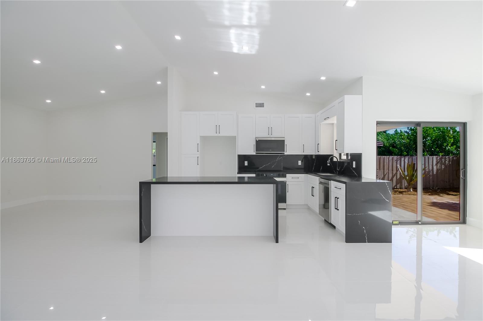 SUNSET PINES - Residential