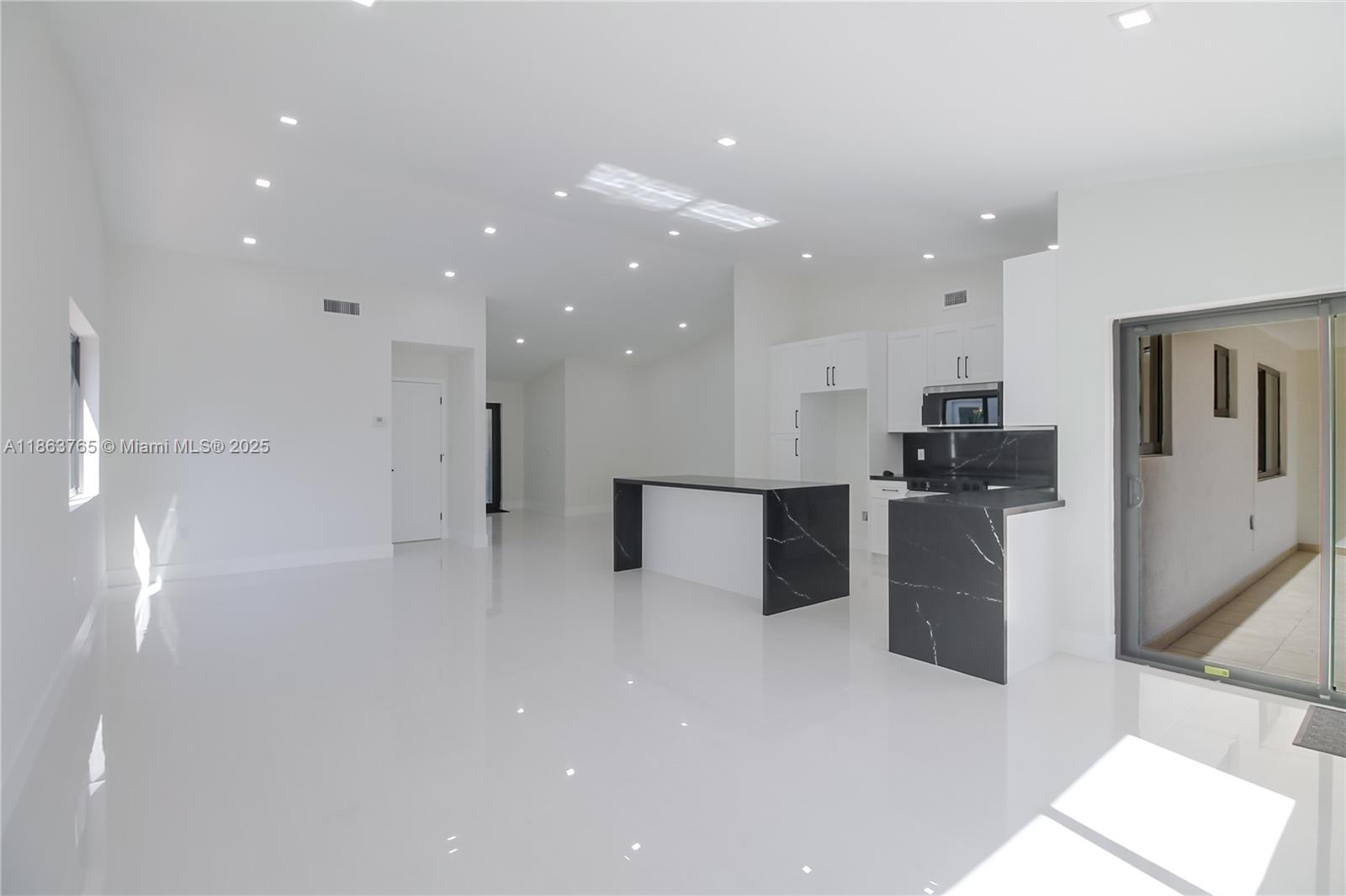 SUNSET PINES - Residential