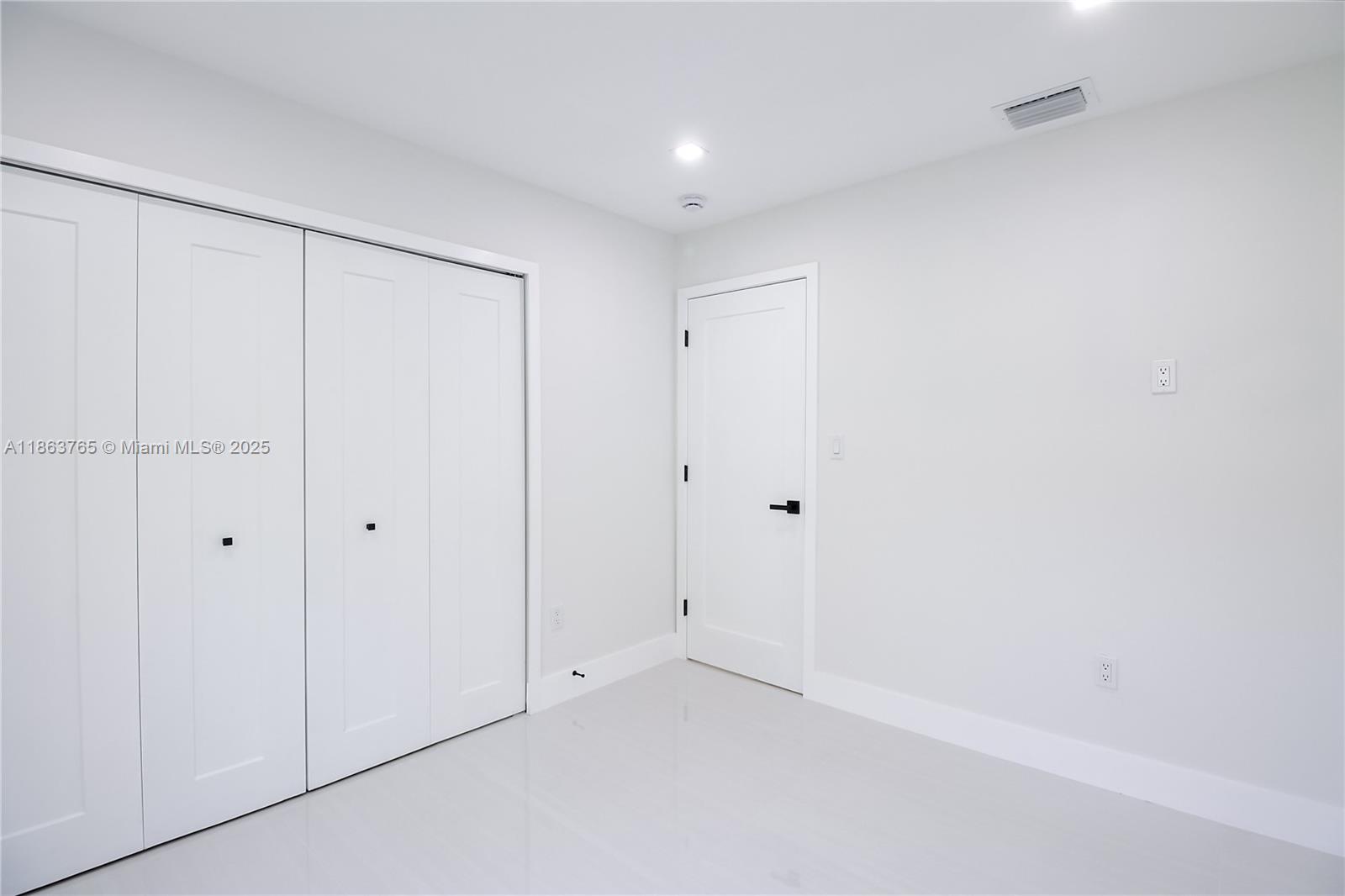 SUNSET PINES - Residential