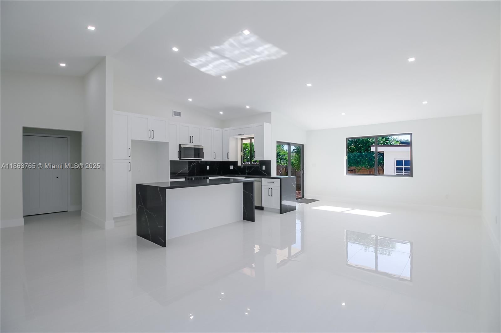 SUNSET PINES - Residential