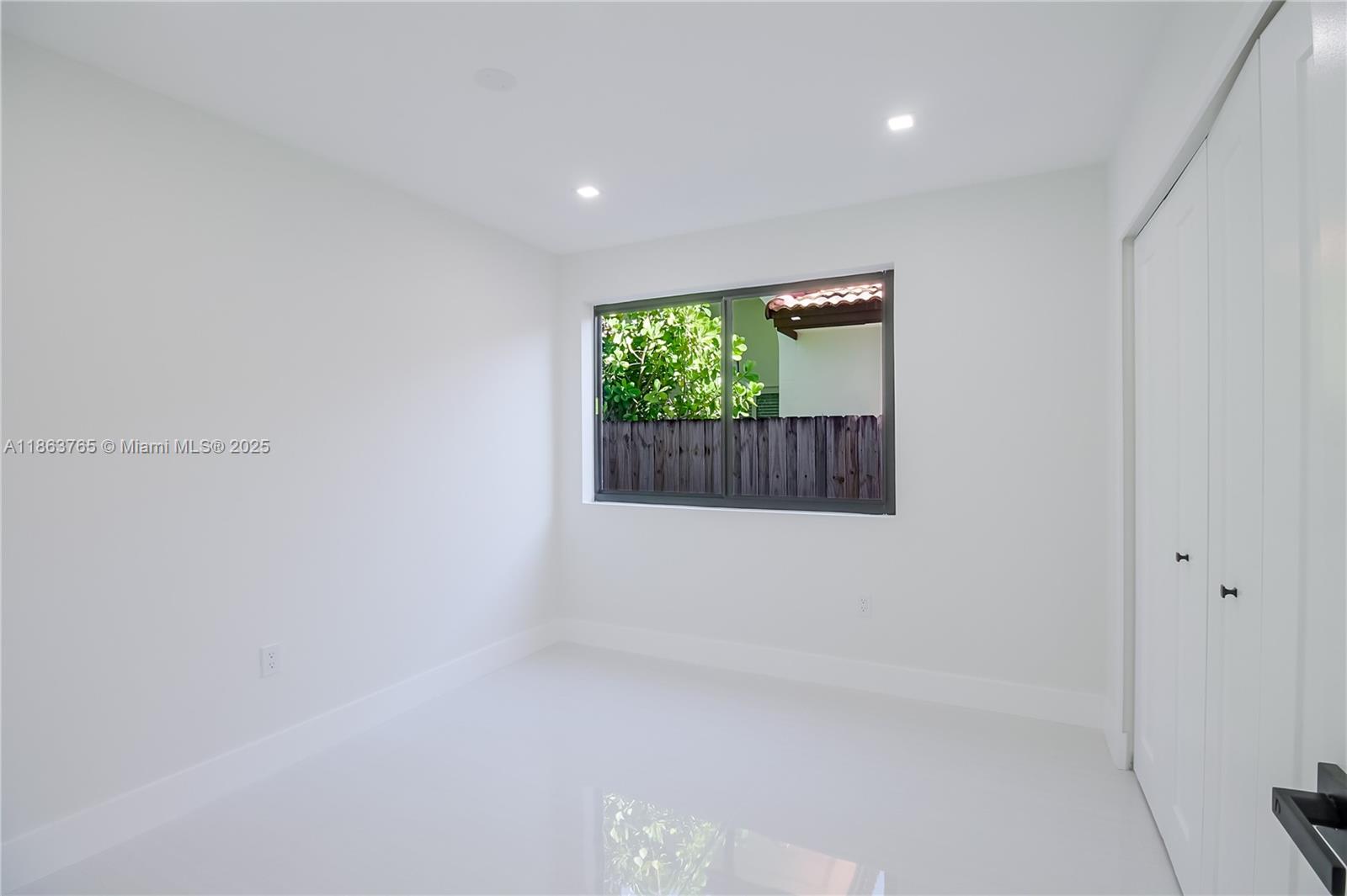 SUNSET PINES - Residential