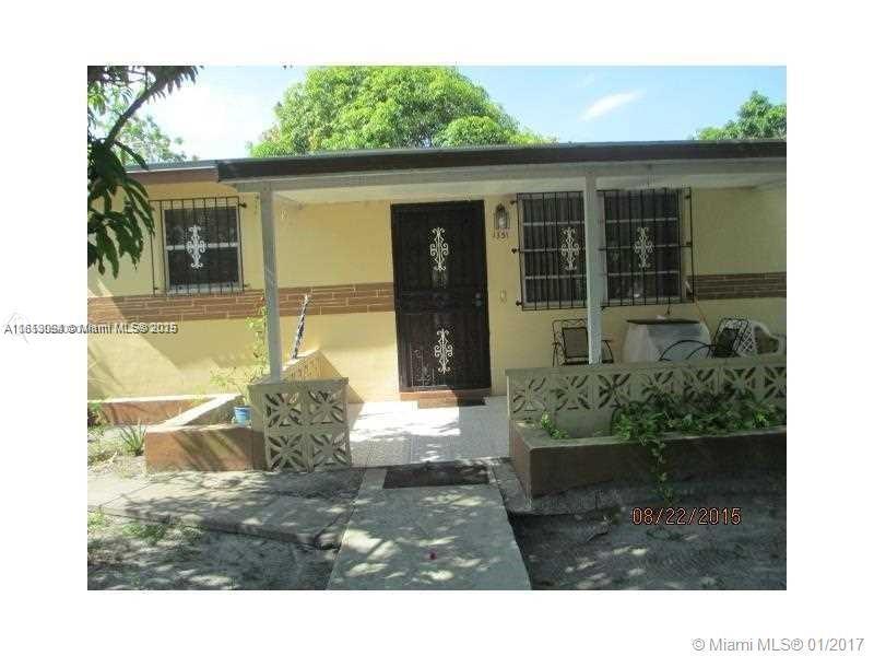1351 Ne 154th St B, North Miami Beach, Miami-Dade County, Florida - 1 Bedrooms  
1 Bathrooms - 