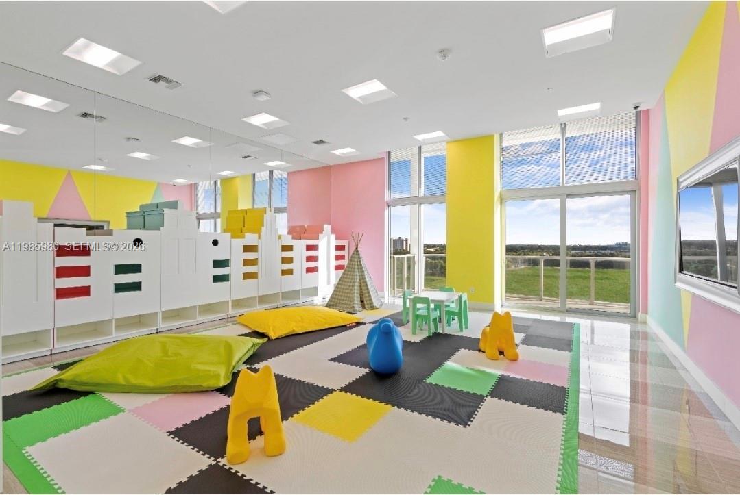 METROPICA NORTH TOWER ONE - Residential Lease