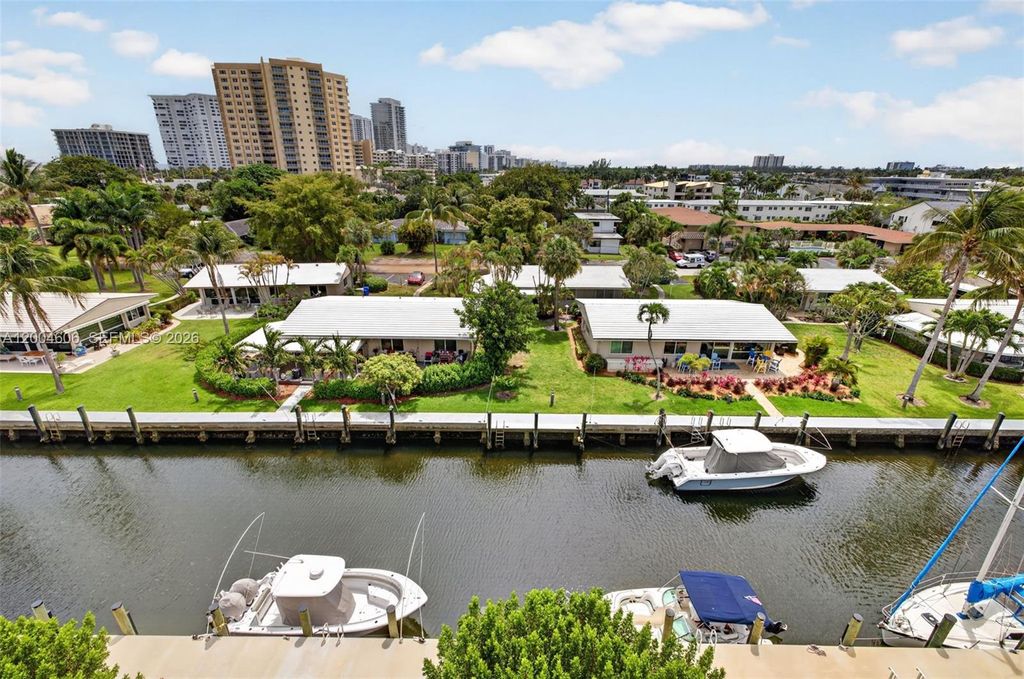 Photo of 3210 SE 10th St #6B, Pompano Beach, FL 33062 (MLS # A12004606)