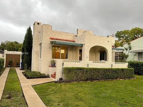 125 SW 32nd Ct Rd Miami FL 33135