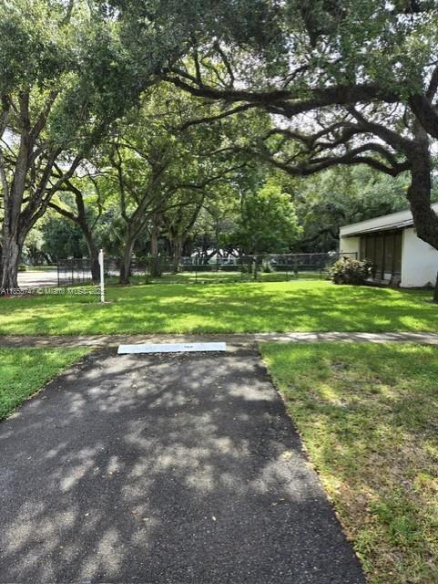 HOLLYWOOD GARDENS CONDOMI - Residential