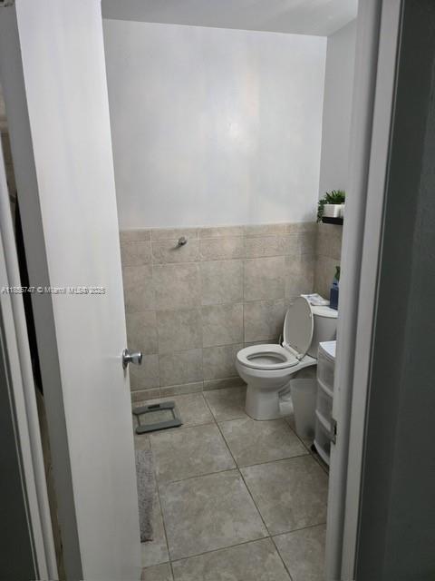 HOLLYWOOD GARDENS CONDOMI - Residential