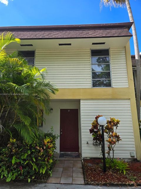 Photo of 3320 Simms St #11F, Hollywood, FL 33021 (MLS # A11855747)